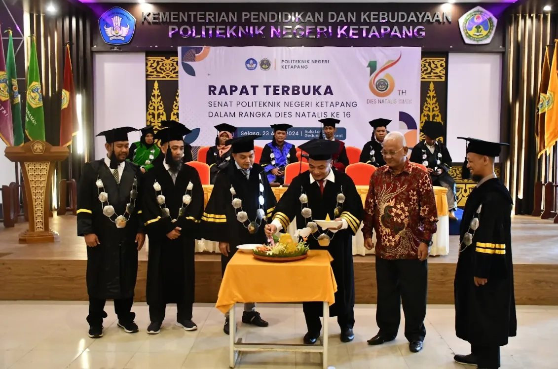 Rapat Senat Terbuka Dies Natalis ke-16 Politap Dihadiri Salah Satu Pendiri Politap
