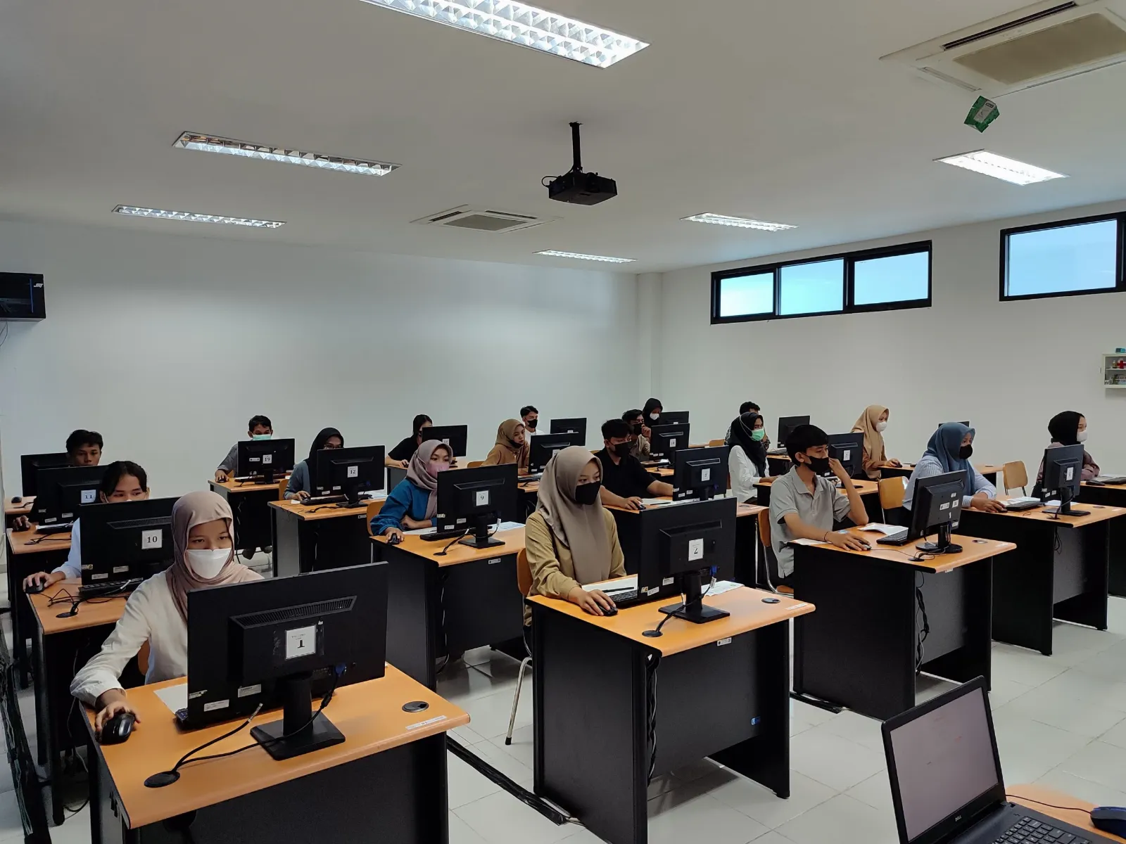 UTBK-SNBT SNPMB 2024 di Politap Sukses Digelar