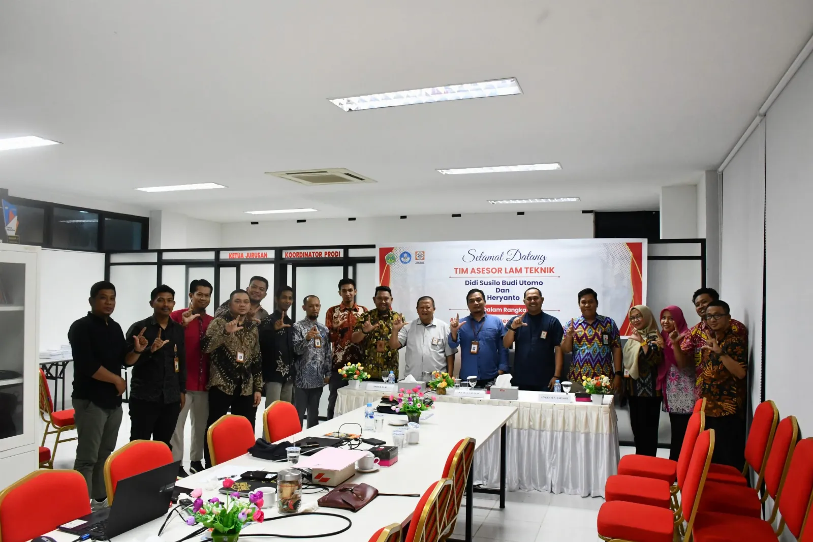 Akreditasi & Asesmen Lapangan: D3 Teknologi Listrik Terima Kunjungan Tim Asesor dari LAM Teknik