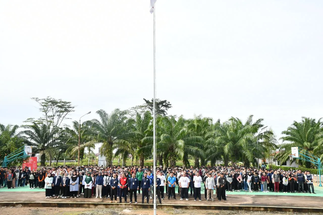 1000 Civitas Akademika Politap Bergerak! Aksi Bersih-Bersih dan Deklarasi Kampus Hijau untuk Masa Depan Berkelanjutan