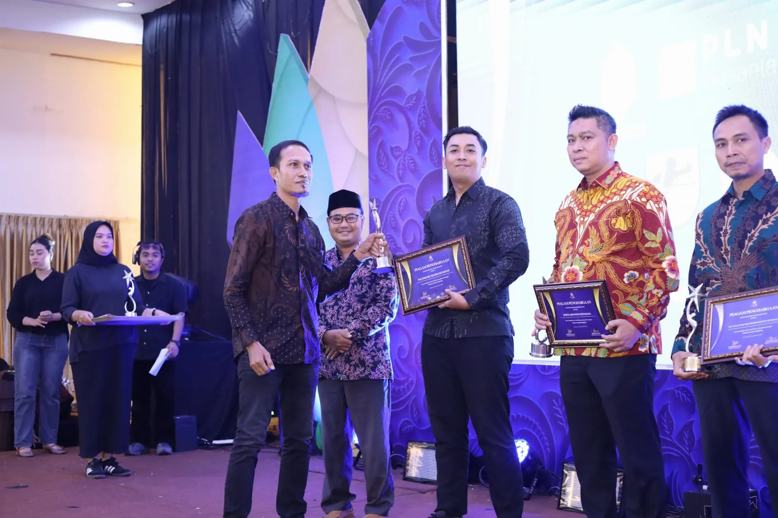 Politap Terima Penghargaan Mitra Strategis dari Aliansi Jurnalis Ketapang